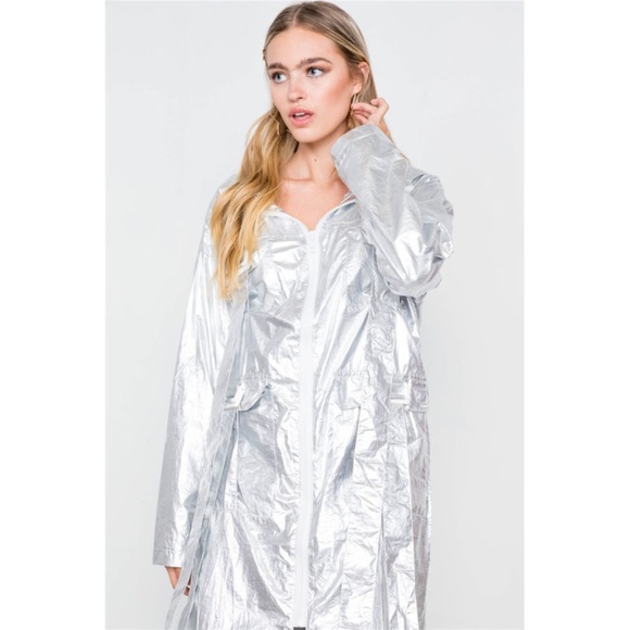 Metallic Lightweight Zip-up Jacket - Picture 3 of 6